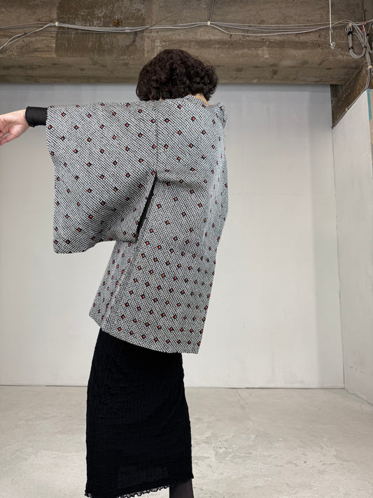 VINTAGE SHIBORI HAORI "black, red point"