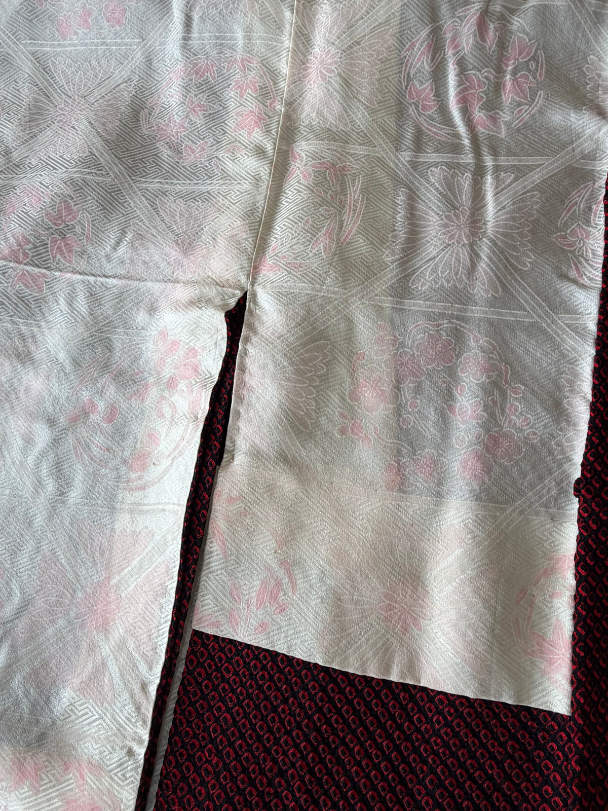 VINTAGE SHIBORI HAORI "red-black, SIB133" *damage