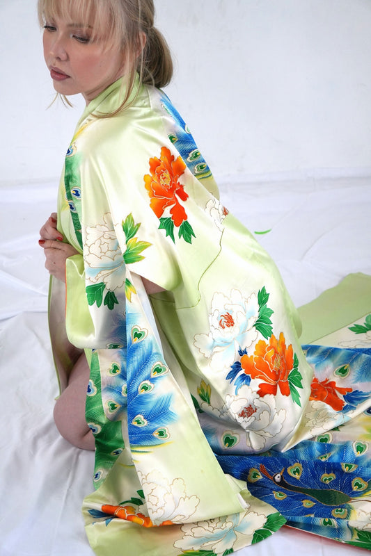 Redefining the Vintage Furisode Collection "FRI022"*high-damage