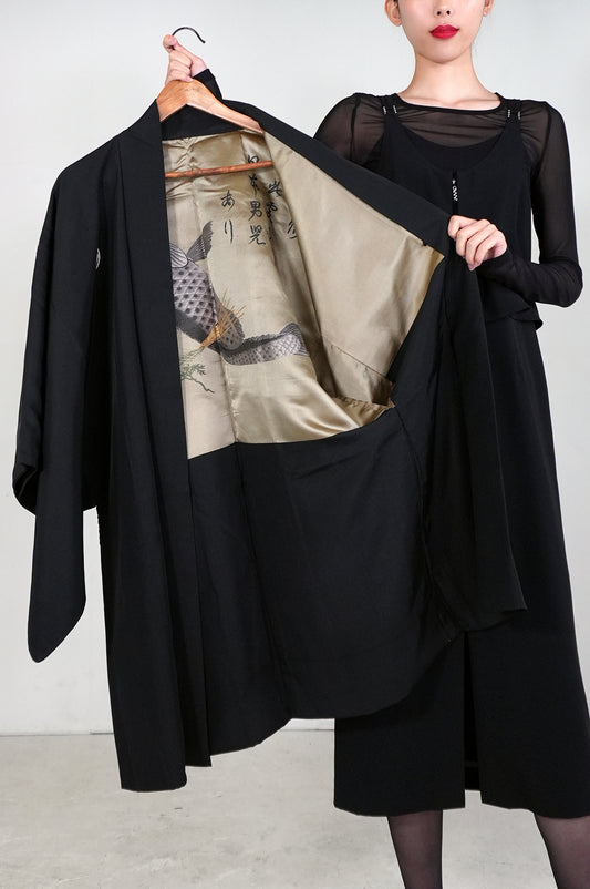 VINTAGE KUROMONTSUKI HAORI "carp, maruni-kasa, KUR114" *damage
