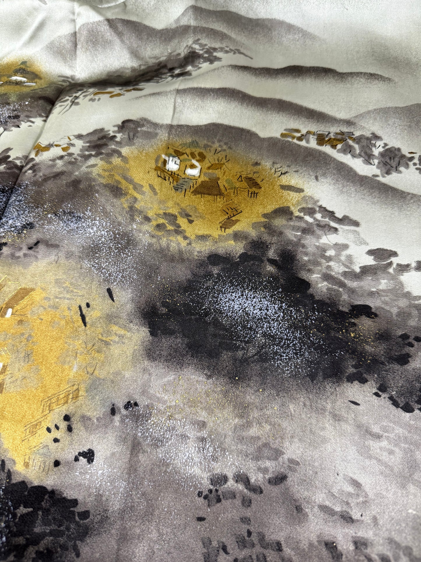 VINTAGE KUROMONTSUKI HAORI "umibe"