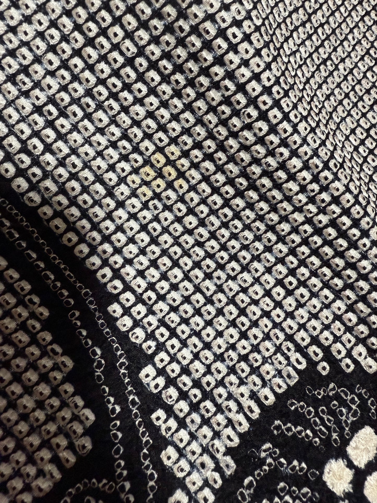 VINTAGE SHIBORI HAORI "kuro, seigaiha, kiku"