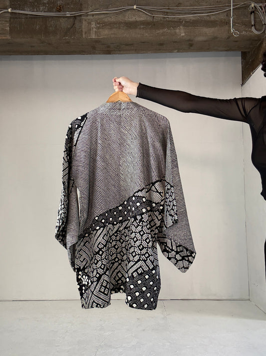 VINTAGE SHIBORI HAORI "black, flower"