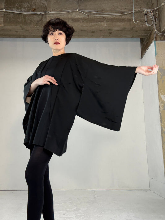 VINTAGE BLACK HAORI "ground pattern, ryusui"