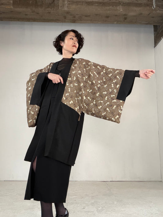 VINTAGE KUROMONTSUKI HAORI "Hyotan, KUR108" *damage