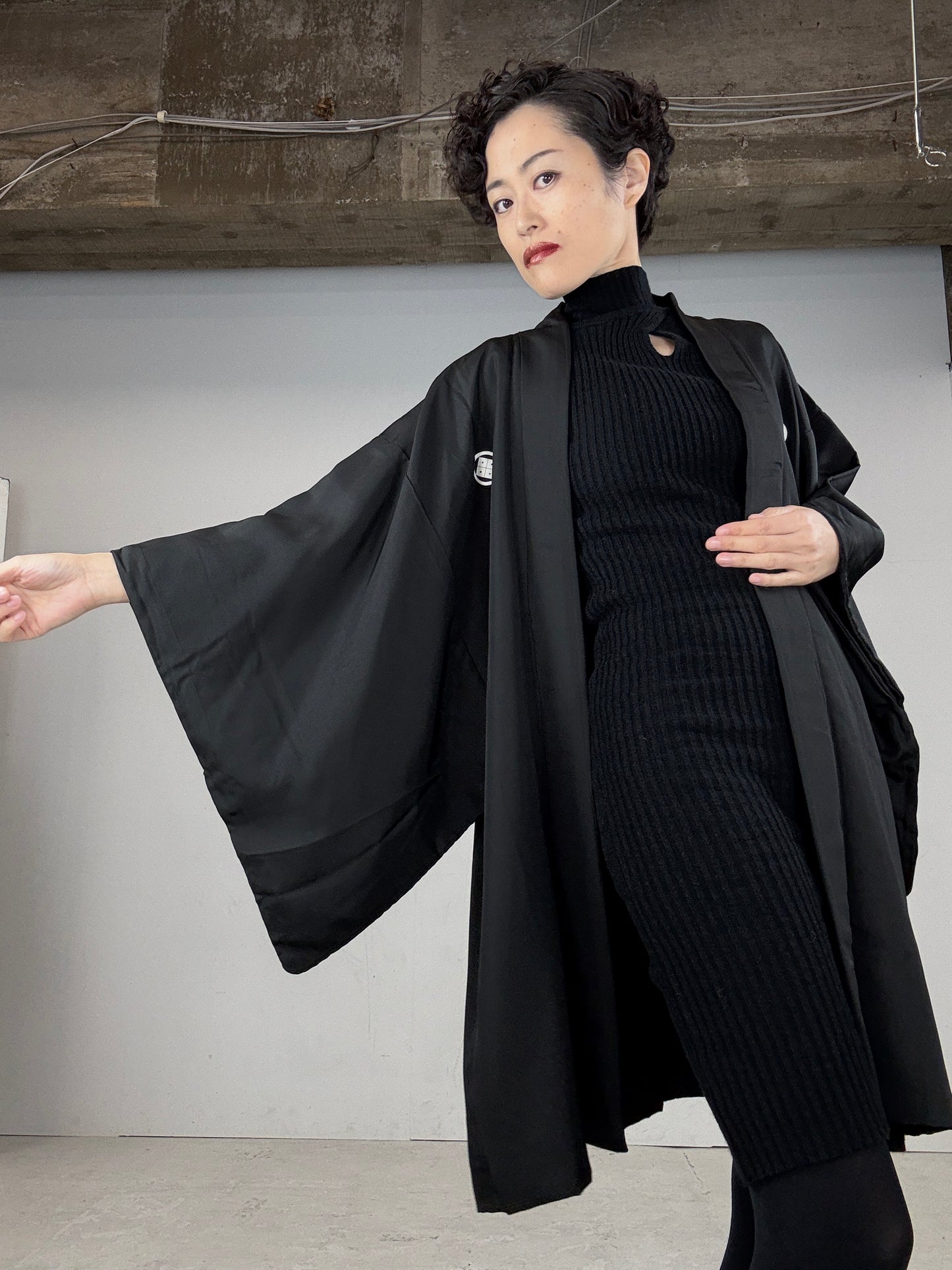 VINTAGE KUROMONTSUKI HAORI "ougi"