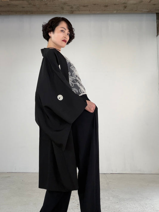 VINTAGE KUROMONTSUKI HAORI "maruni-daki-myoga, KUR111"