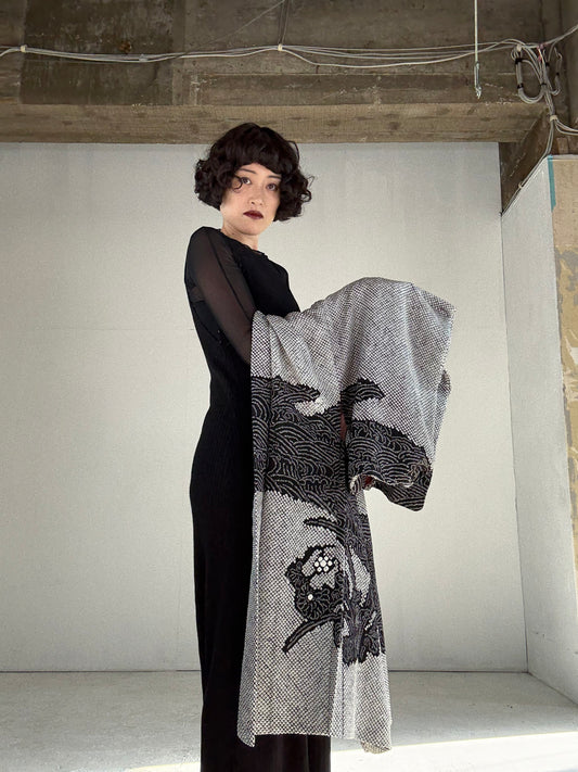 VINTAGE SHIBORI HAORI "kuro, seigaiha, kiku"