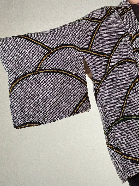 VINTAGE SHIBORI HAORI "black, yama"