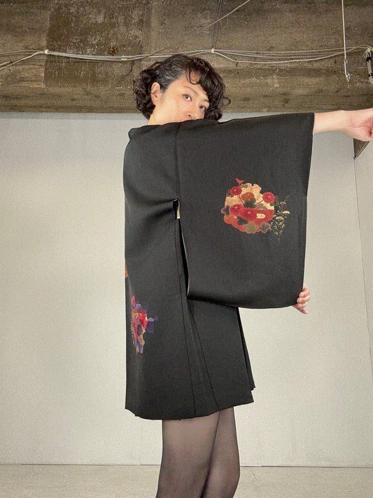 VINTAGE BLACK HAORI "flower, gold"