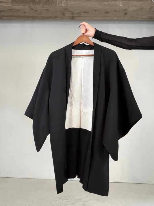 VINTAGE BLACK HAORI "inside-diamond pattern, gosan-kiri-mon, BLK179"