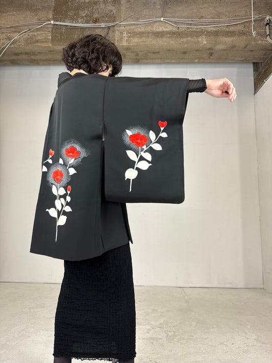 VINTAGE BLACK HAORI "red-youbana, Impressive design, kamon "