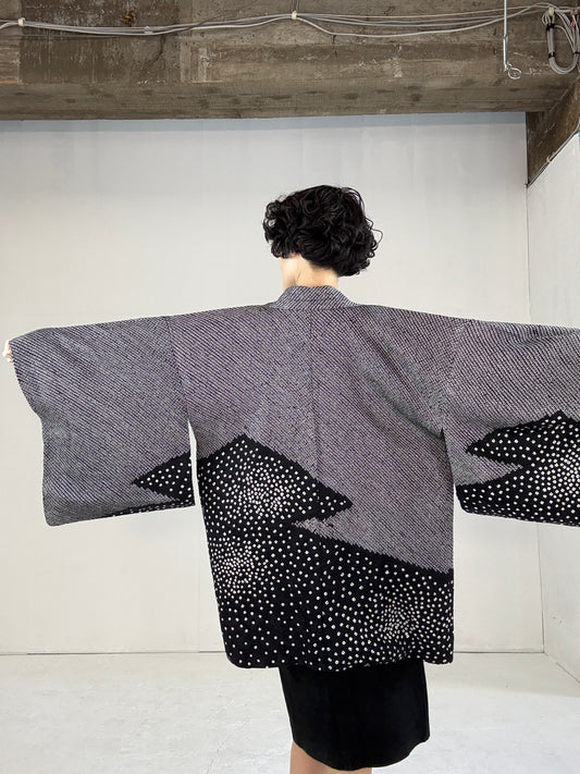 VINTAGE SHIBORI HAORI "black, yama"