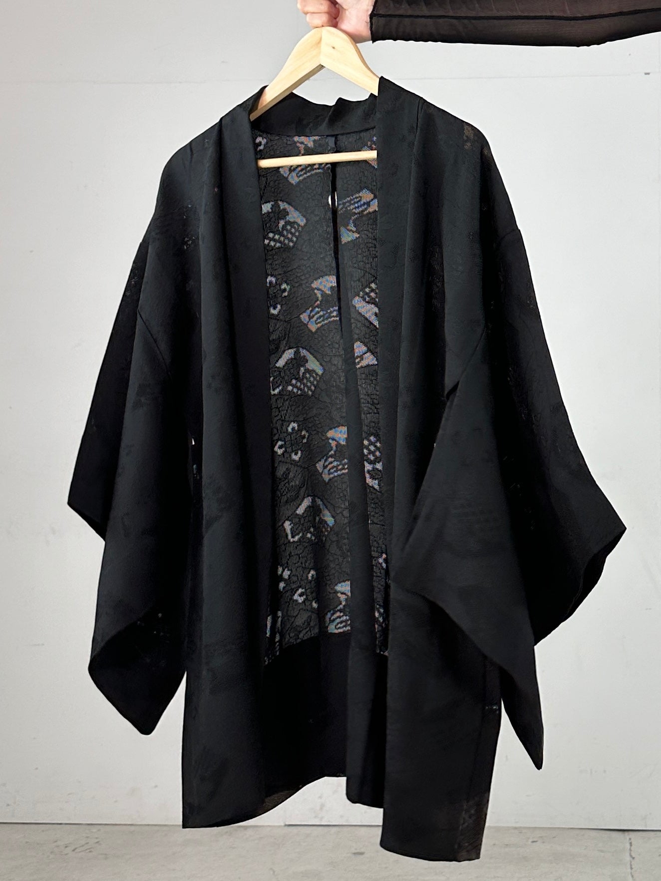 VINTAGE BLACK  HAORI SHEER “ougi montsukii"