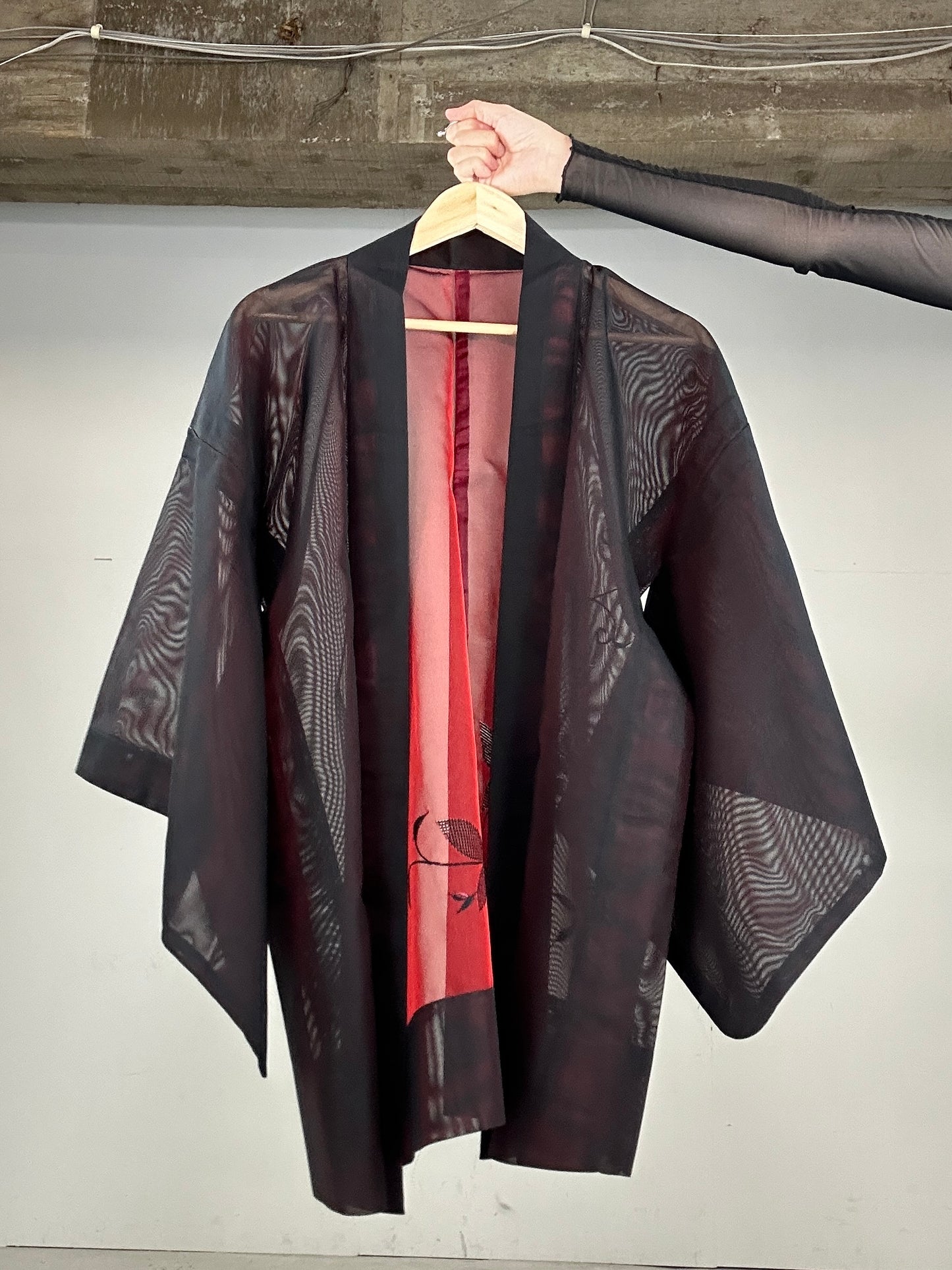 VINTAGE BLACK  HAORI SHEER “aka hana karakusa"