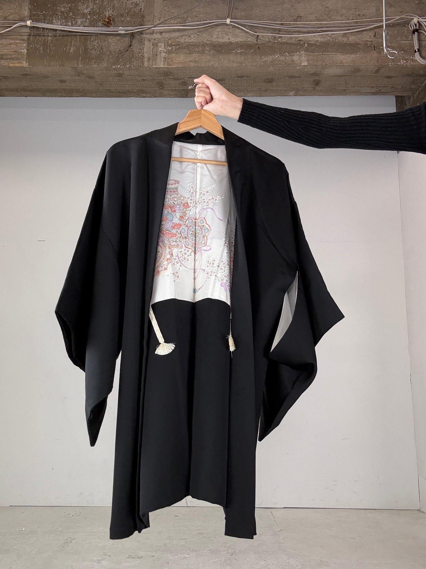 VINTAGE BLACK HAORI "beauty comes from within"