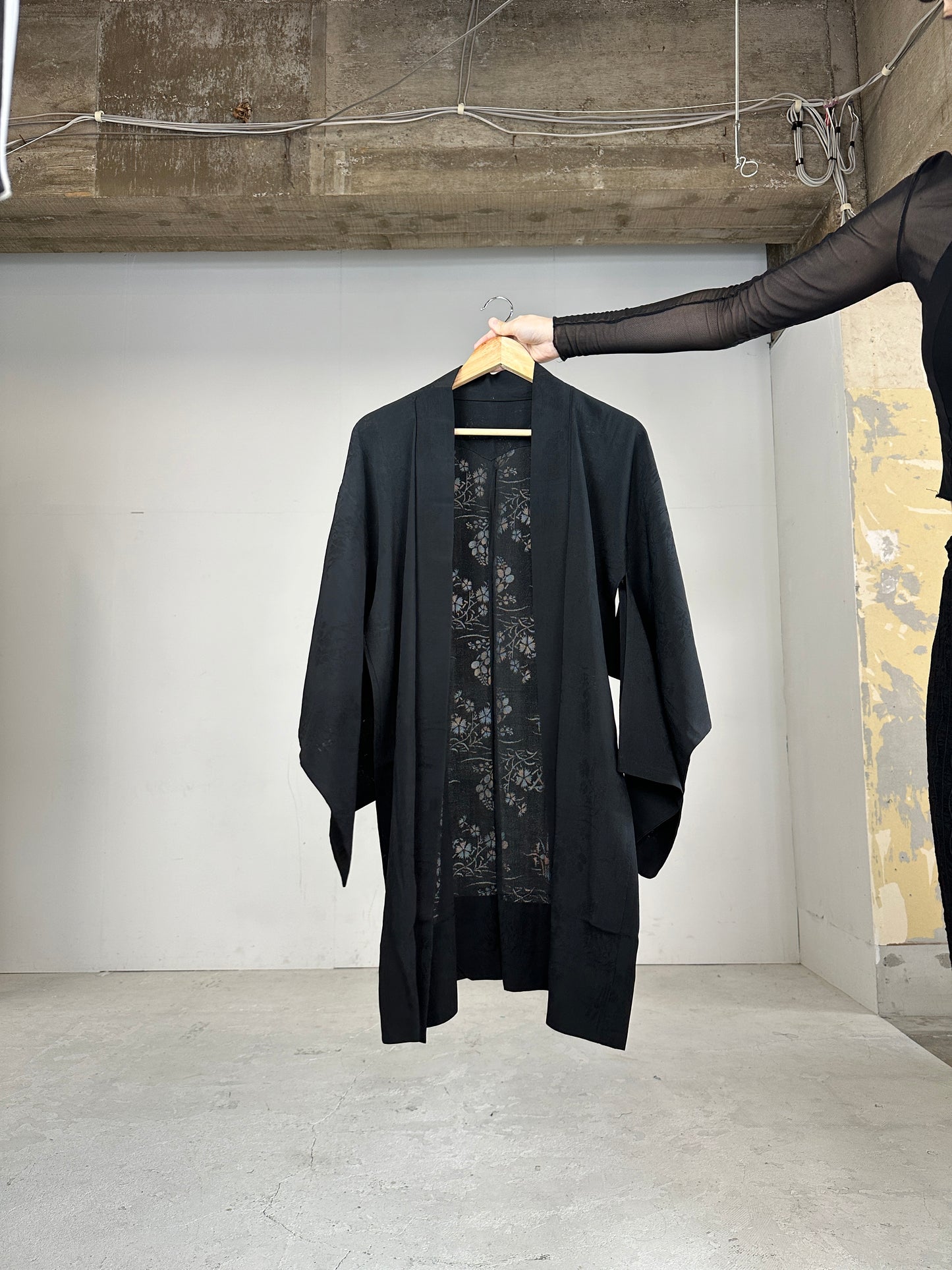 VINTAGE BLACK HAORI SHEER “shikinokusabana”