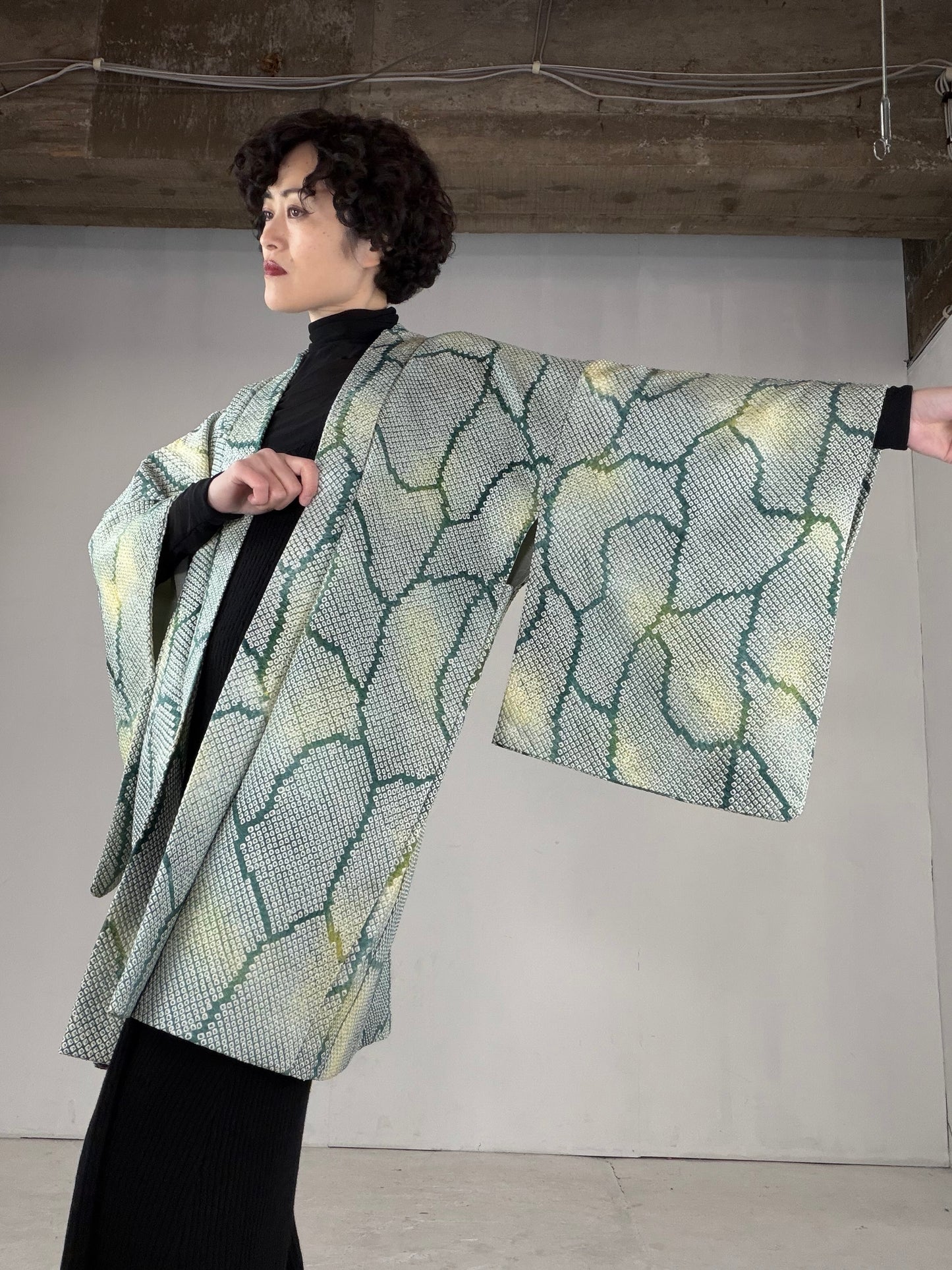 VINTAGE SHIBORI HAORI "green-bokashi, SIB194"