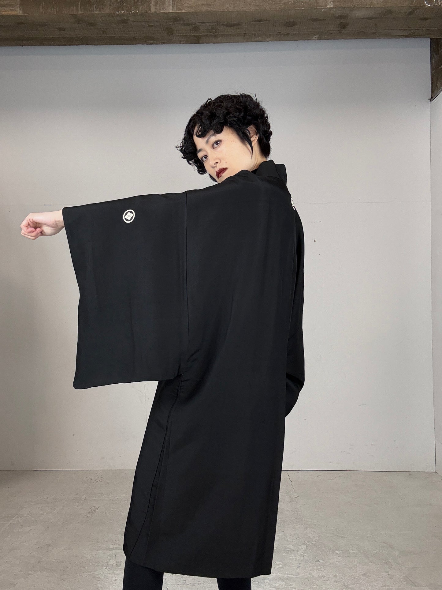 VINTAGE KUROMONTSUKI HAORI "aki"