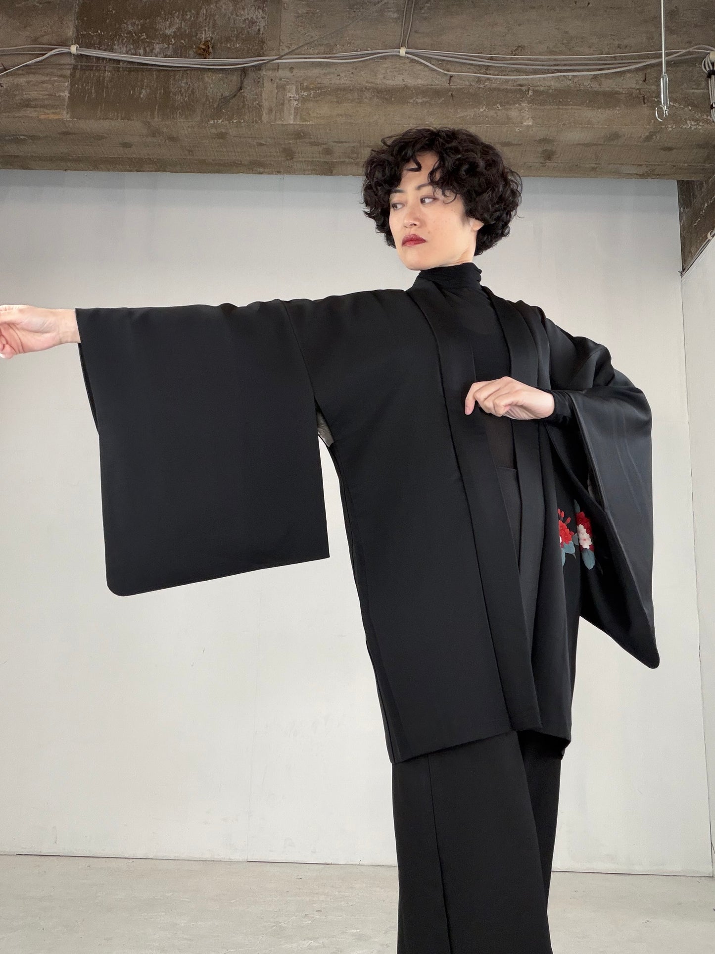 VINTAGE BLACK HAORI  "red, flower, BLK154"