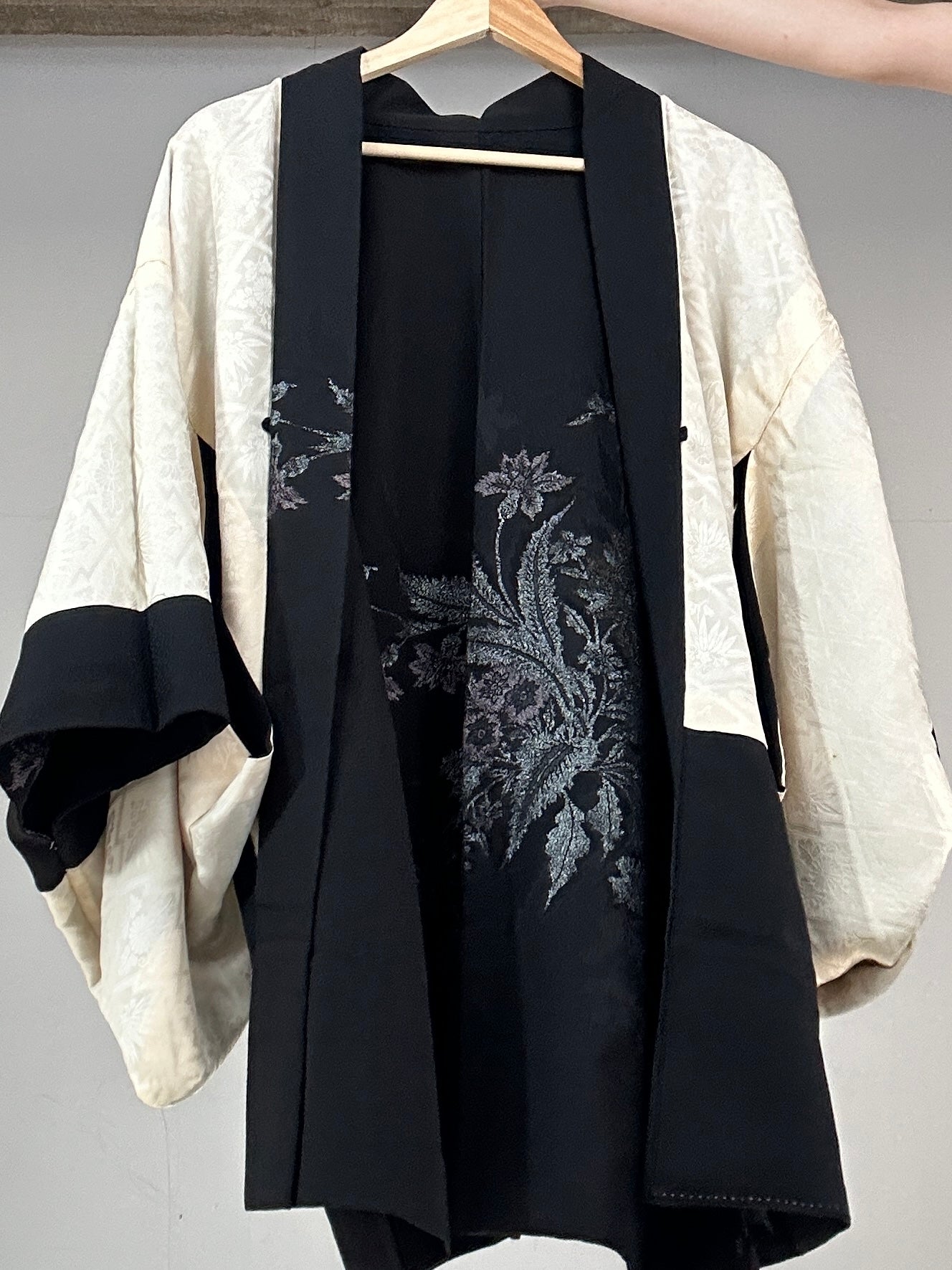 VINTAGE BLACK HAORI "gin nadeshiko ne"