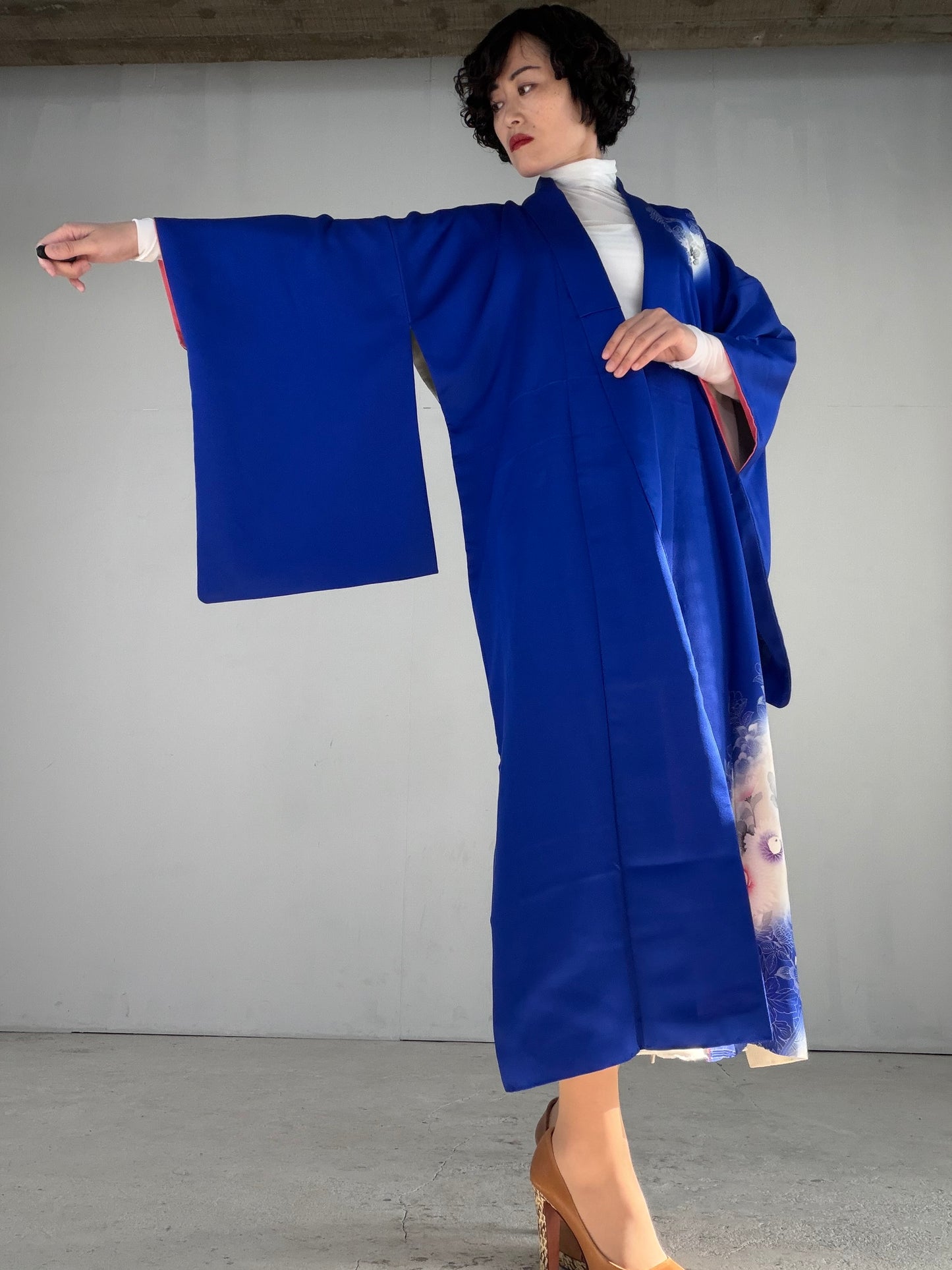 Houmongi Kimono Dress Gown with String Belt – Upcycled from Vintage Japanese Kimono "blue, white, DRE028"