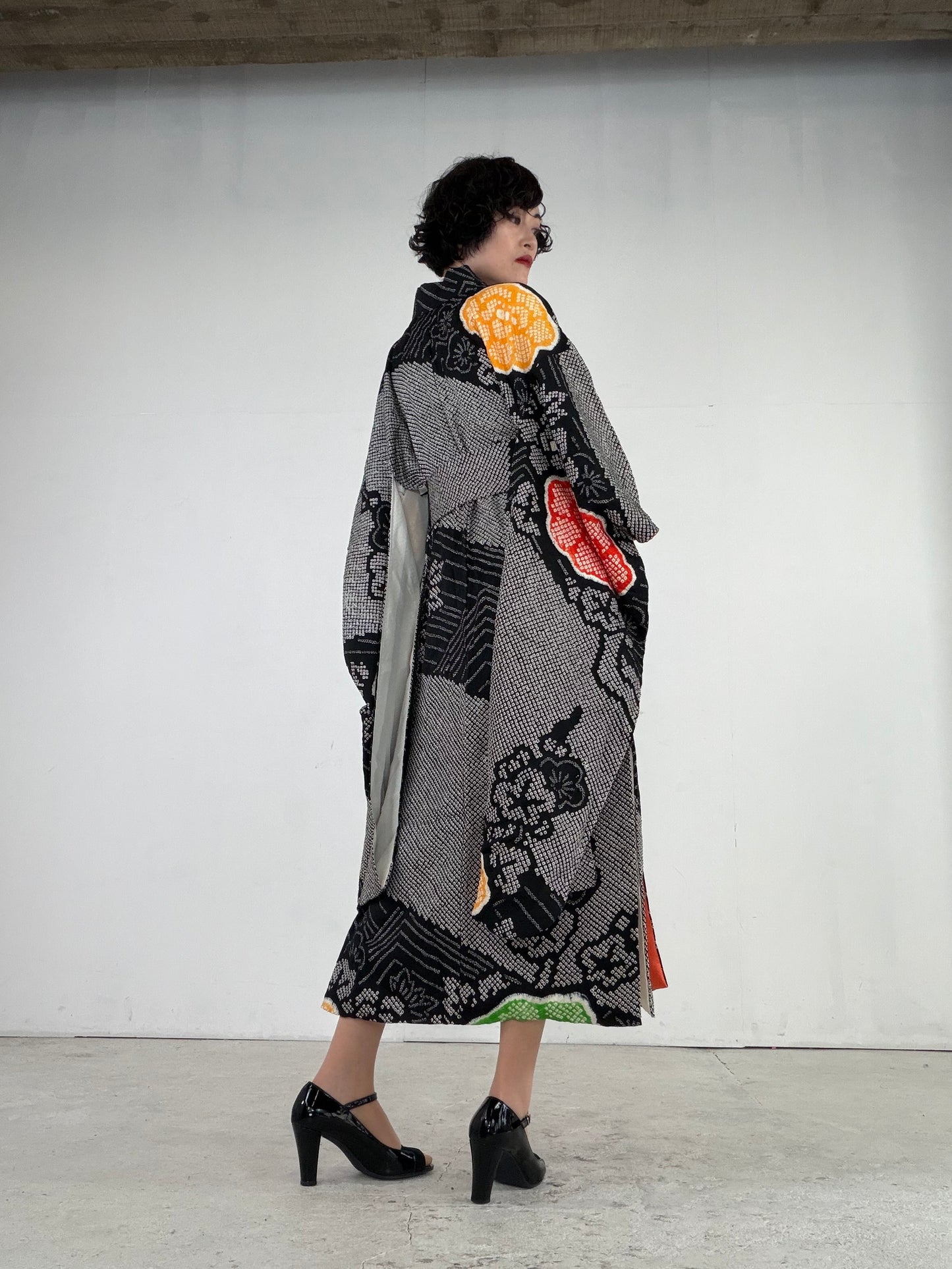 Furisode Kimono Dress Gown with String Belt – Upcycled from Vintage Japanese Kimono "shibori, black, DRE027"