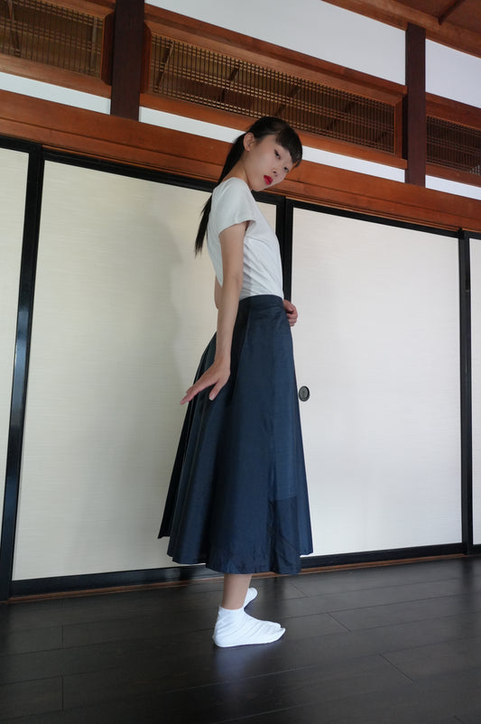 One of a kind — Vintage Tsumugi Hakama Skirt "AIC005" — Upcycled from Japanese Kimono