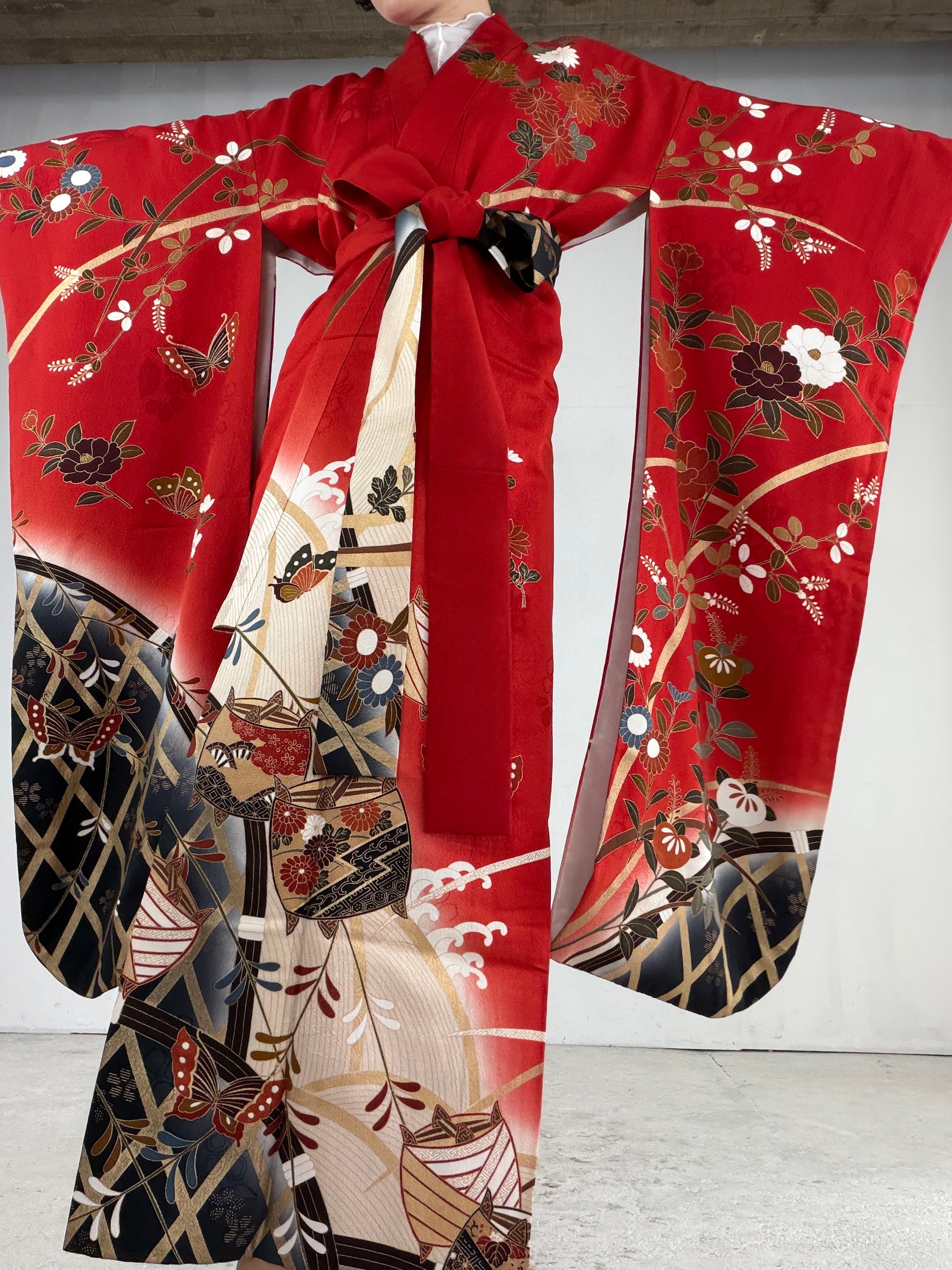 ピ*ス様 振袖Furisode 超美品japan vintage kimono Furisode Kimono Dress Gown with String Belt – Upcycled from