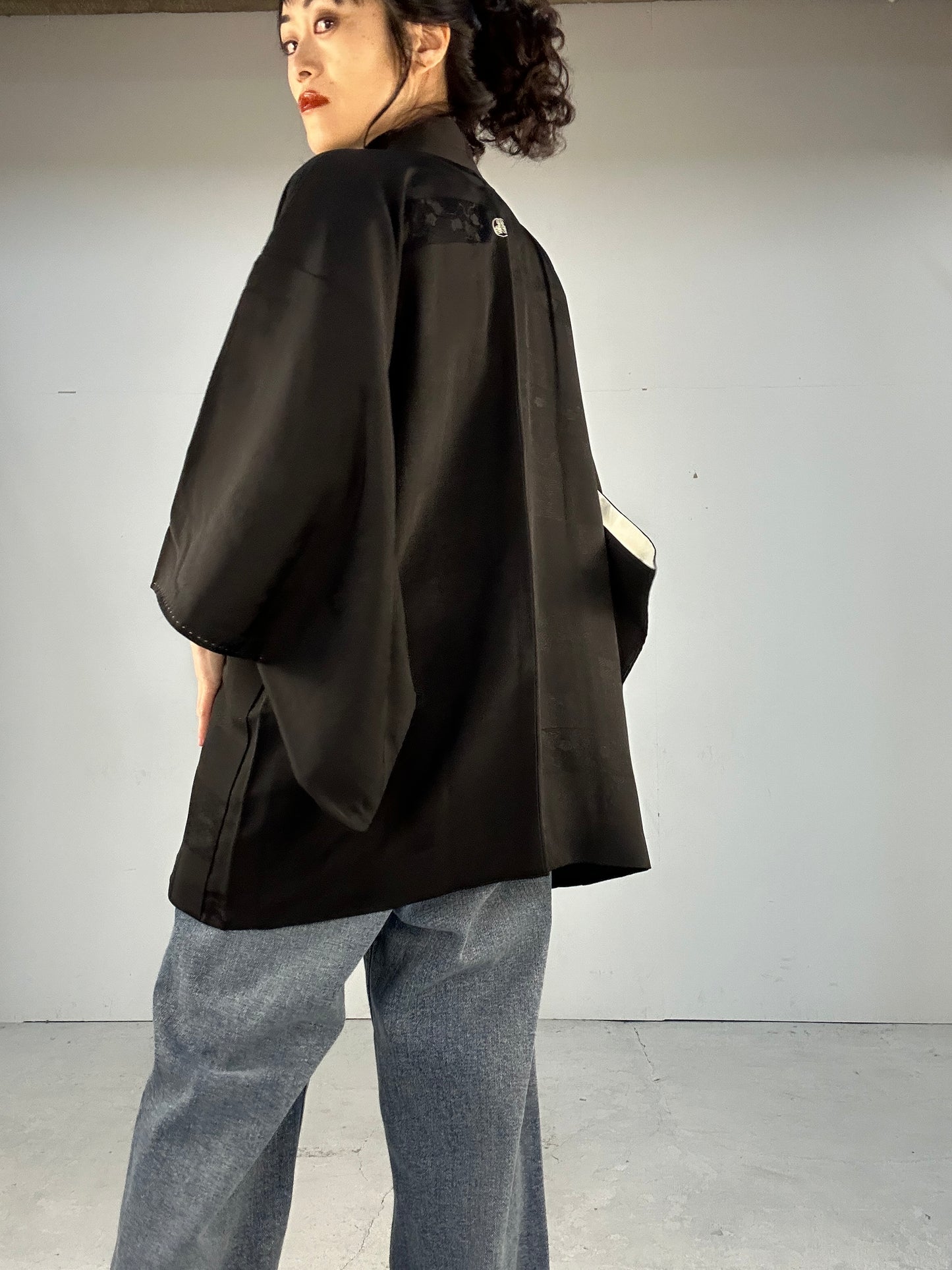 VINTAGE BLACK HAORI "ground pattern, four seasons, KAMON”