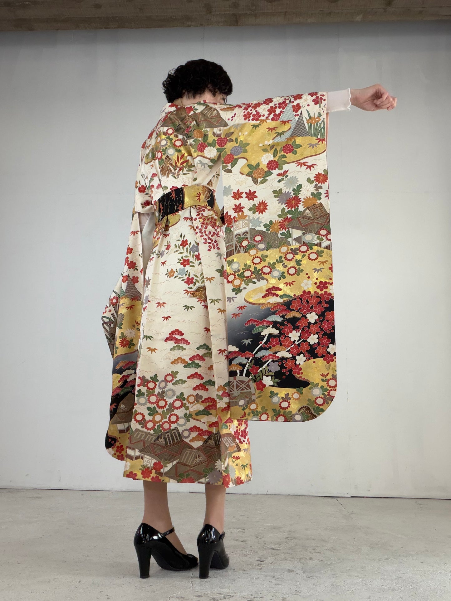 Furisode Kimono Dress Gown with String Belt – Upcycled from Vintage Japanese Kimono "red, shiki, gold DRE024"