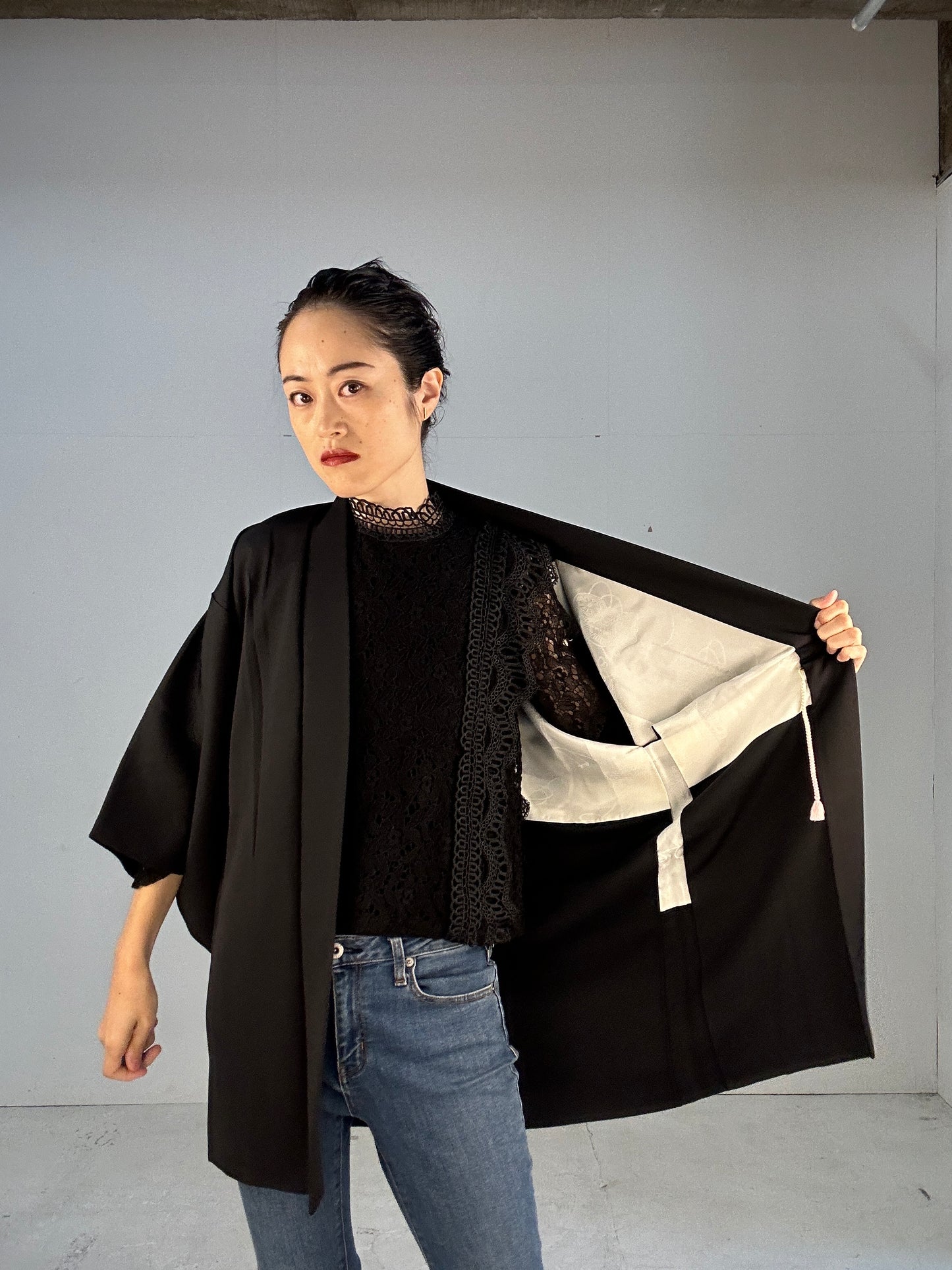 BLACK HAORI "contemporary tsubaki red”