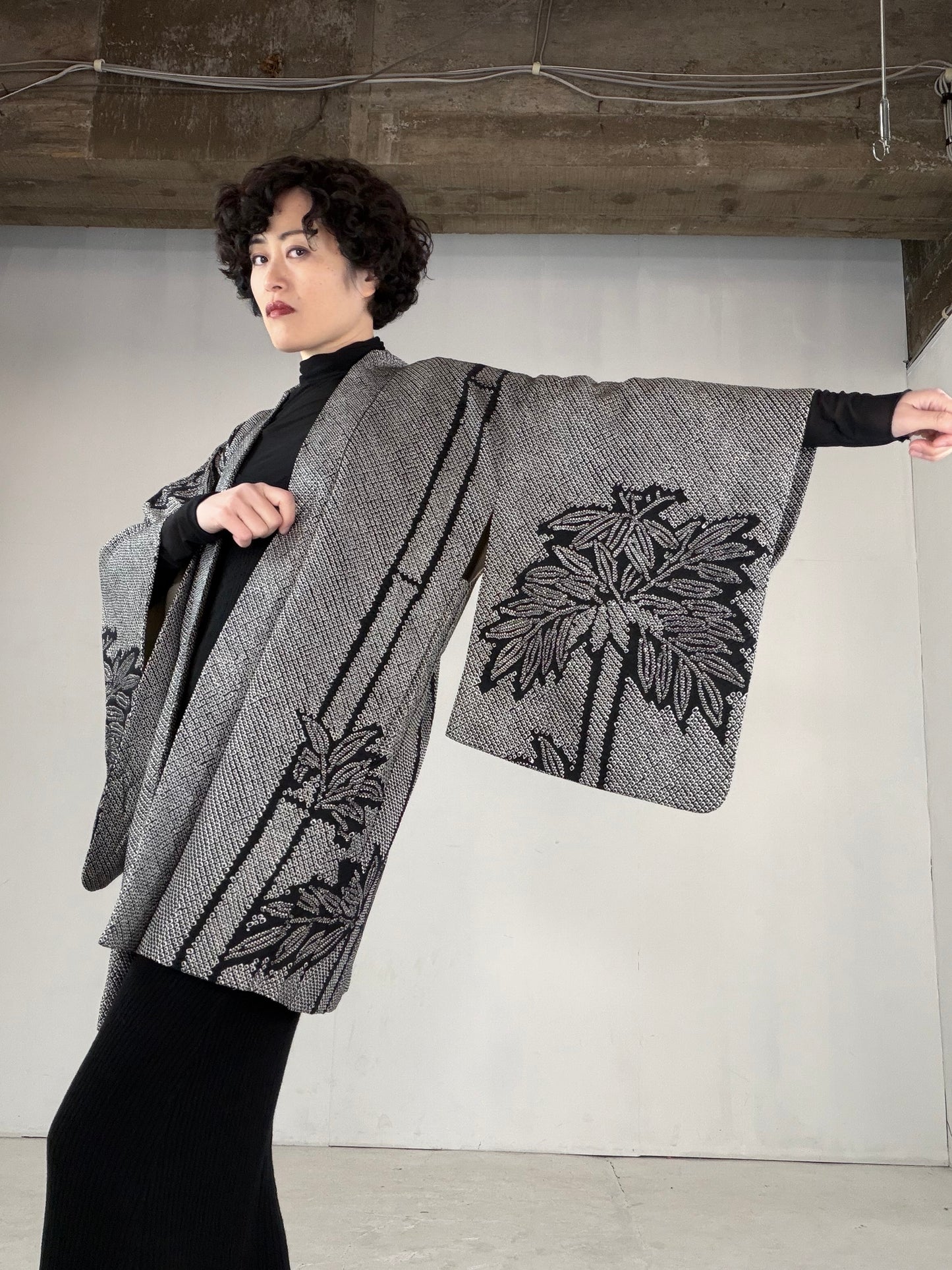 VINTAGE SHIBORI HAORI "black, bamboo, SIB107" *damage