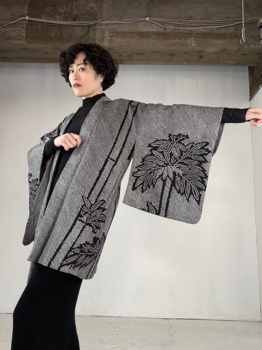 VINTAGE SHIBORI HAORI "black, bamboo, SIB107" *damage
