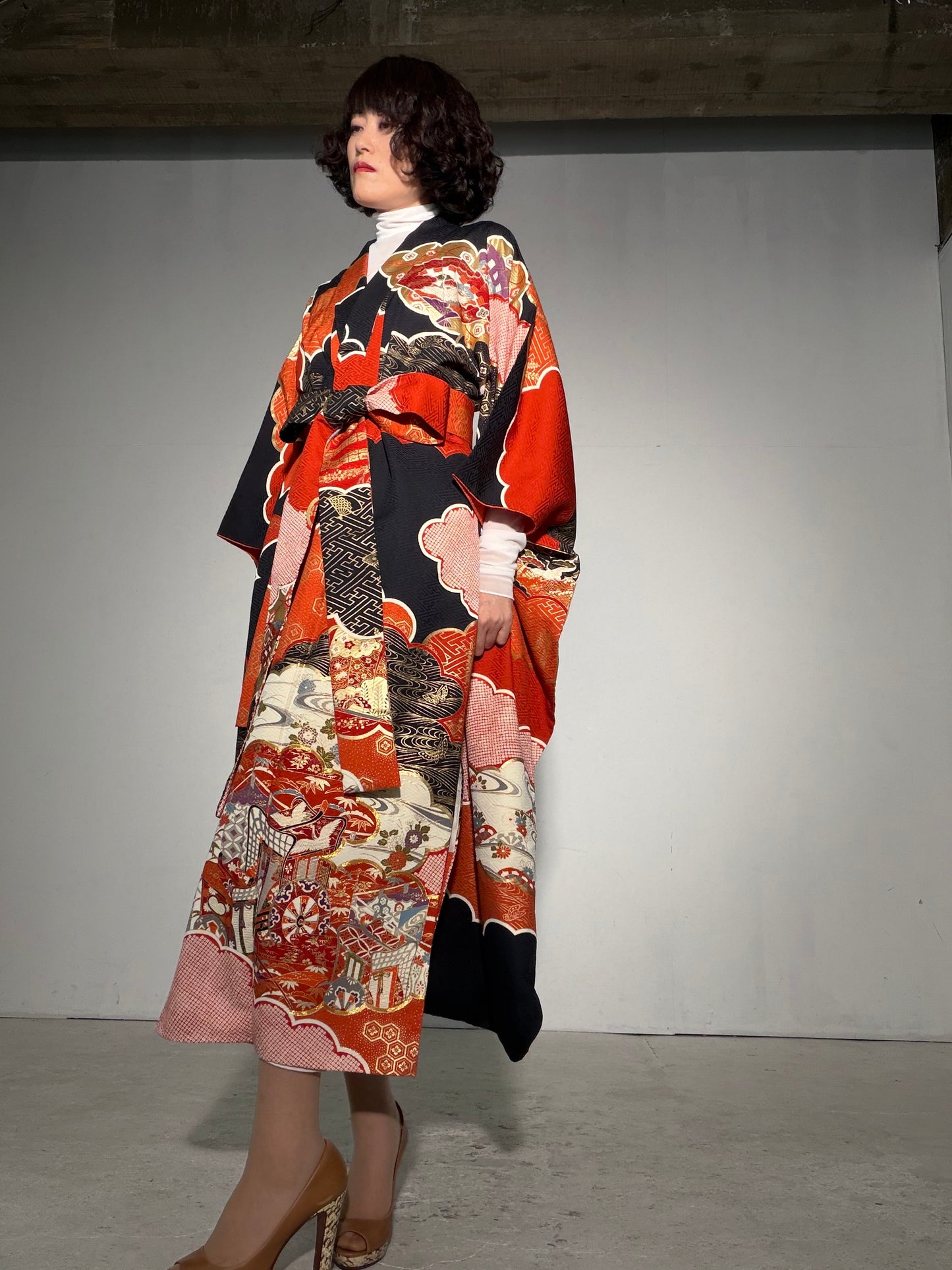 Furisode Kimono Dress Gown with String Belt – Upcycled from Vintage Japanese Kimono "red, kuro, DRE038"