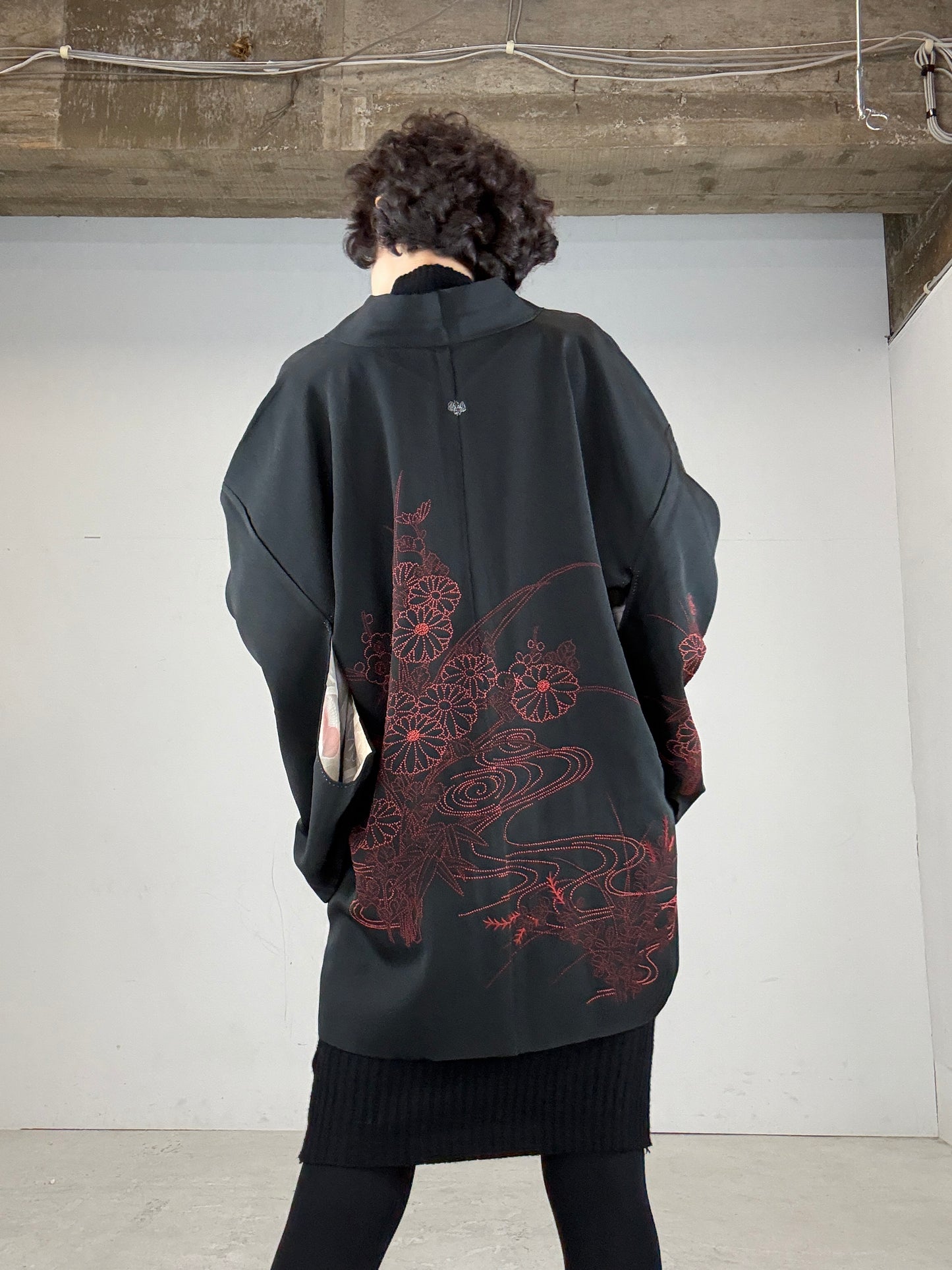 VINTAGE BLACK HAORI "aka, embroidery"