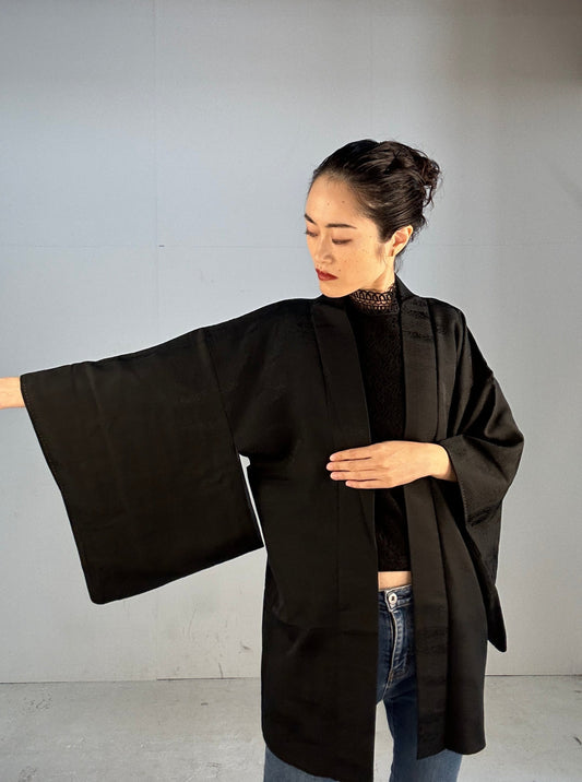 VINTAGE BLACK HAORI "ground pattern KAMON” D