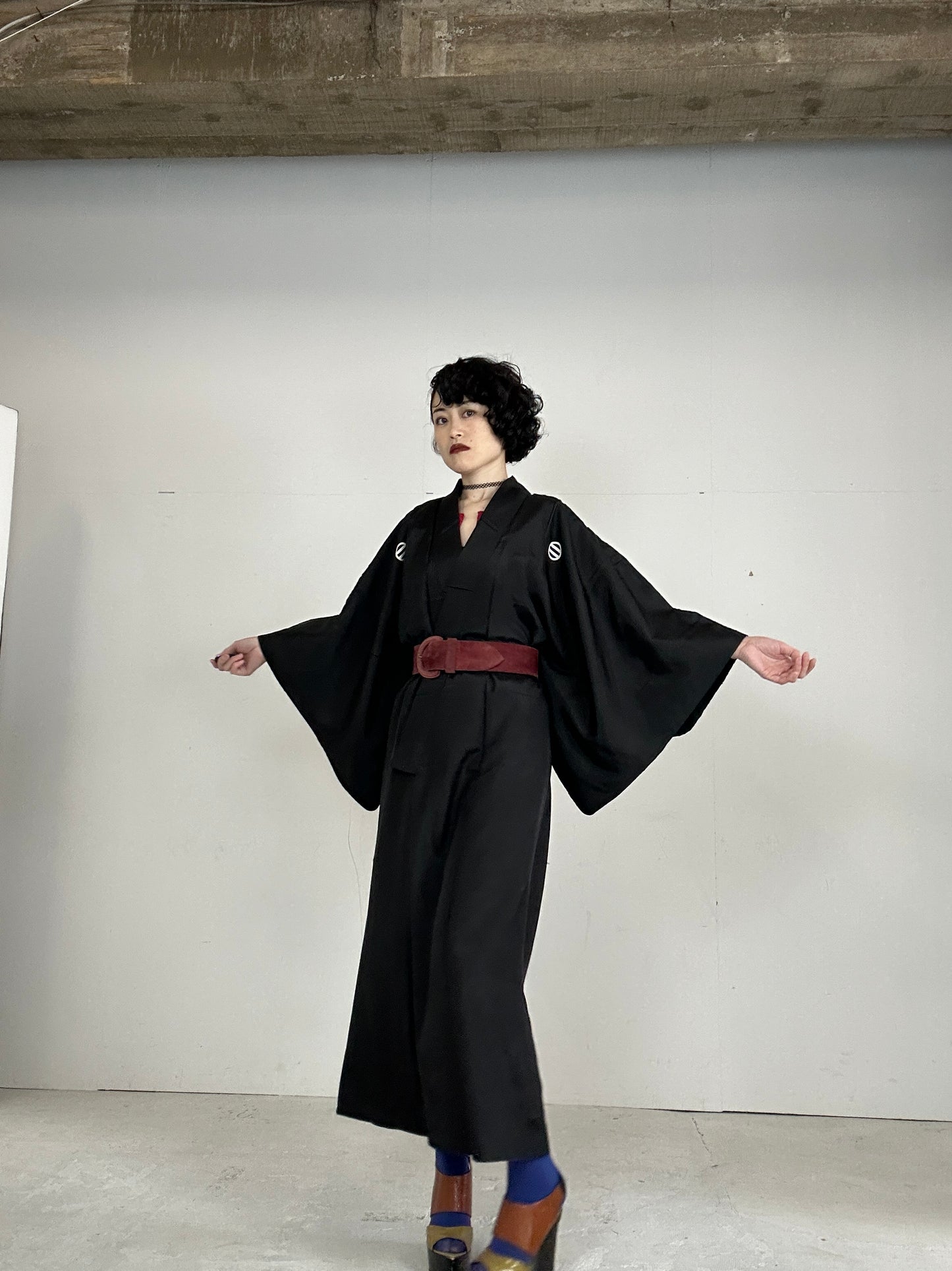 BLACK KIMONO MONTSUKI "MARUNIHUTATSUHIKI"