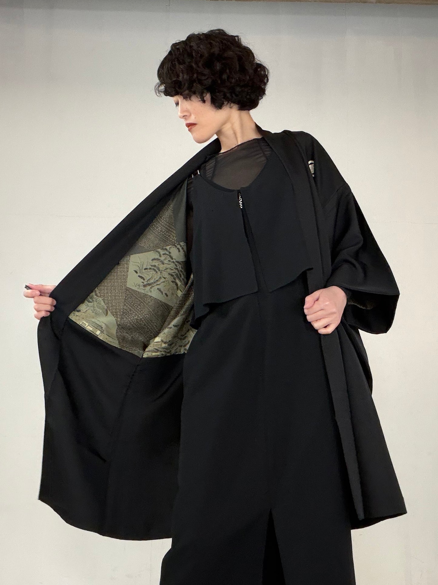 VINTAGE KUROMONTSUKI HAORI "Sougara, KUR106" *damage