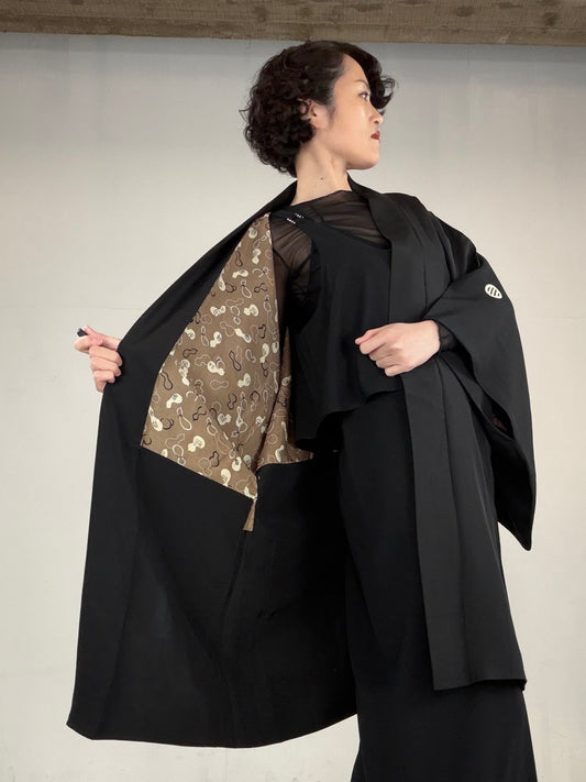 VINTAGE KUROMONTSUKI HAORI "Hyotan, KUR108" *damage