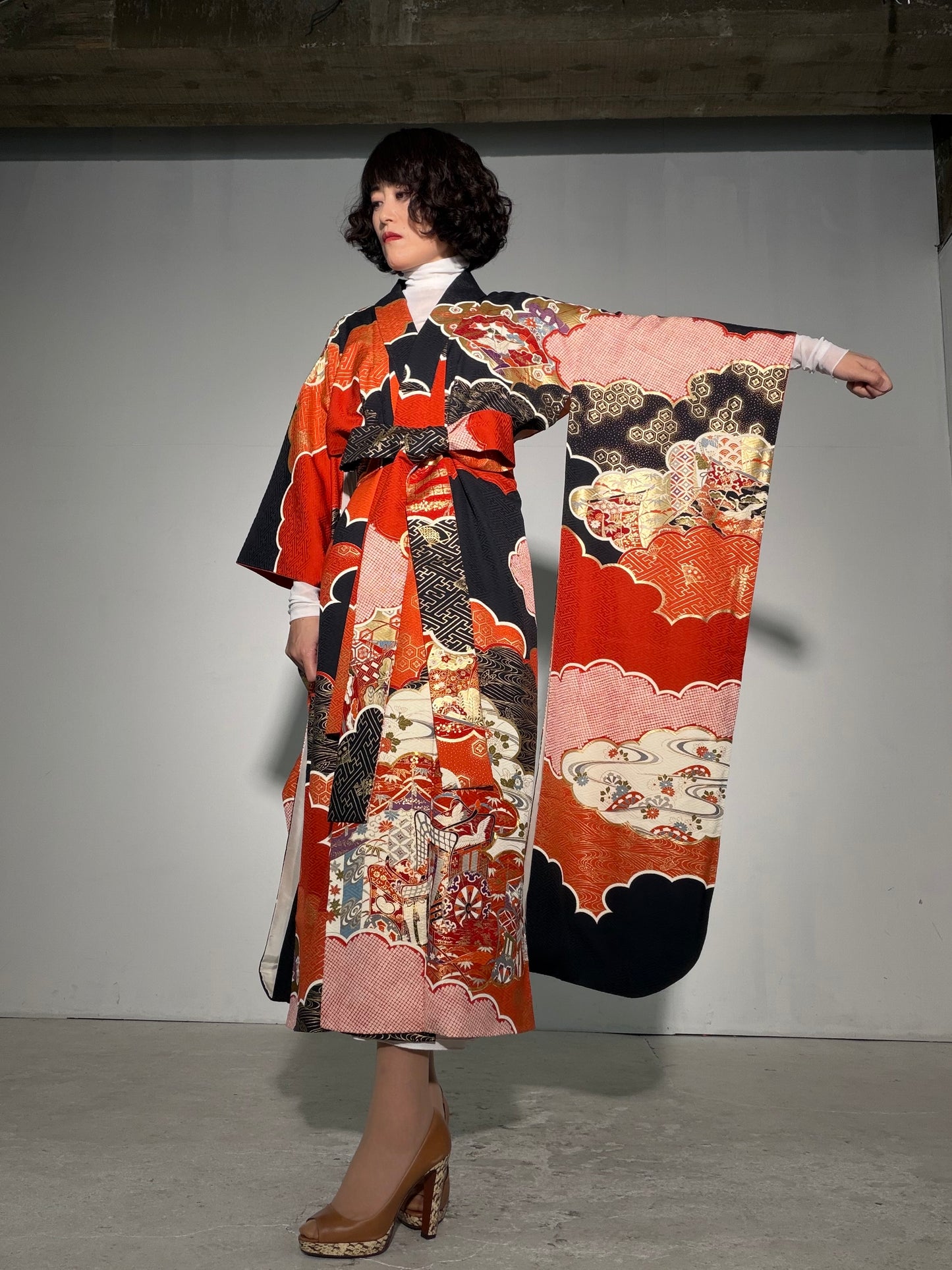 Furisode Kimono Dress Gown with String Belt – Upcycled from Vintage Japanese Kimono "red, kuro, DRE038"