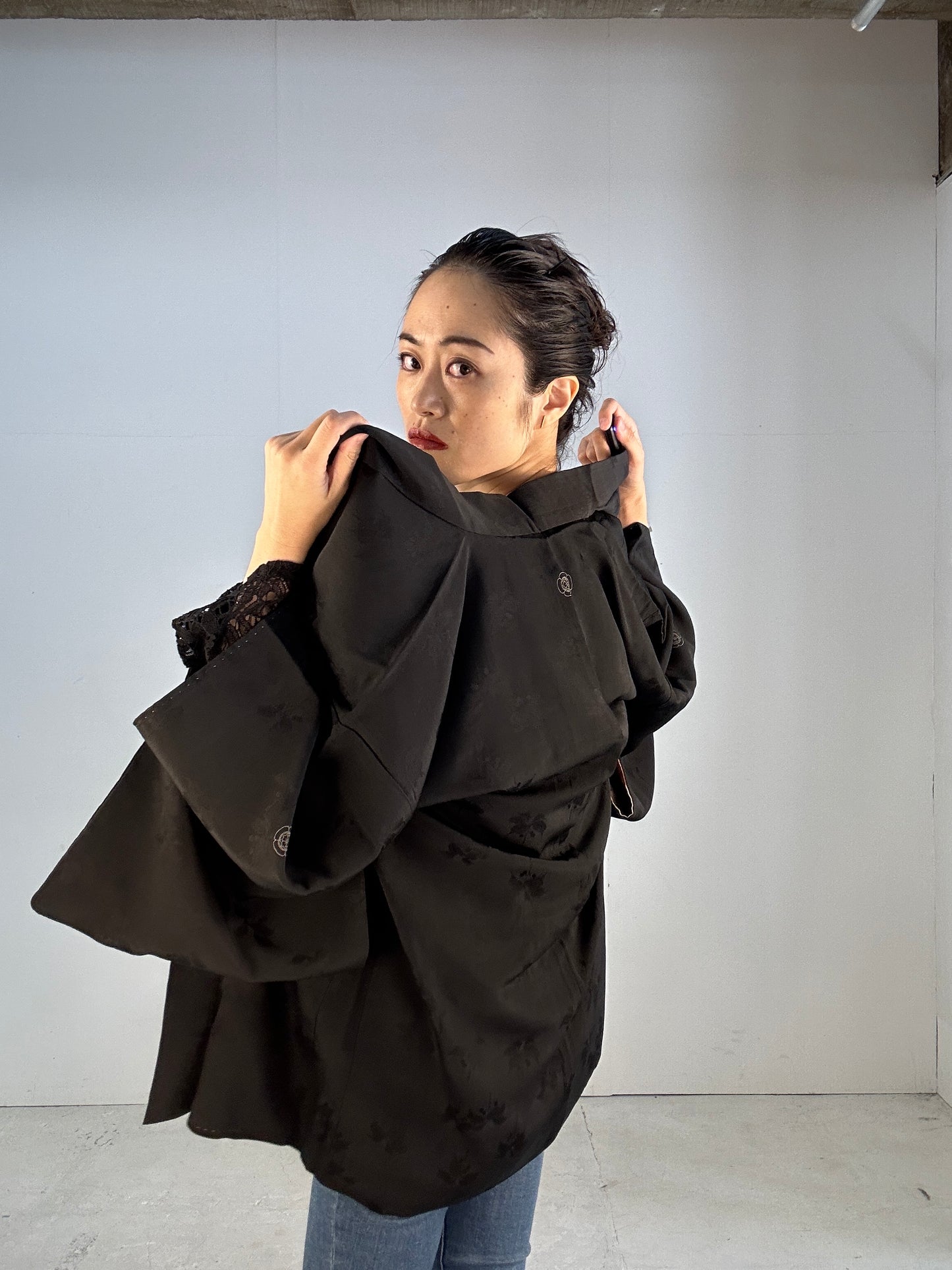 BLACK HAORI "beautiful antique lining ground pattern”