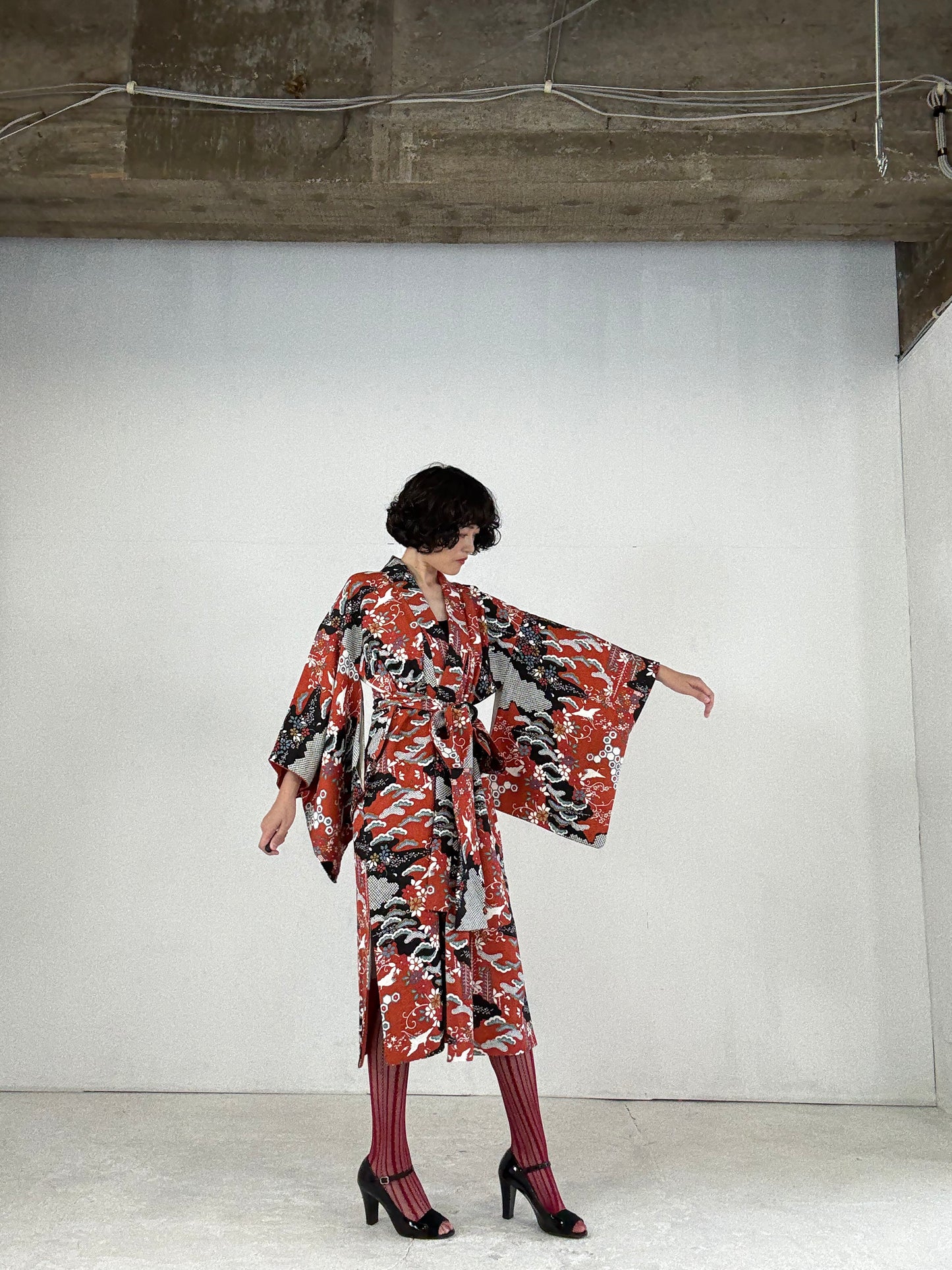 Kimono dress gown and string belt upcycled from Japanese kimono "yukigeshiki" Big Ribbon