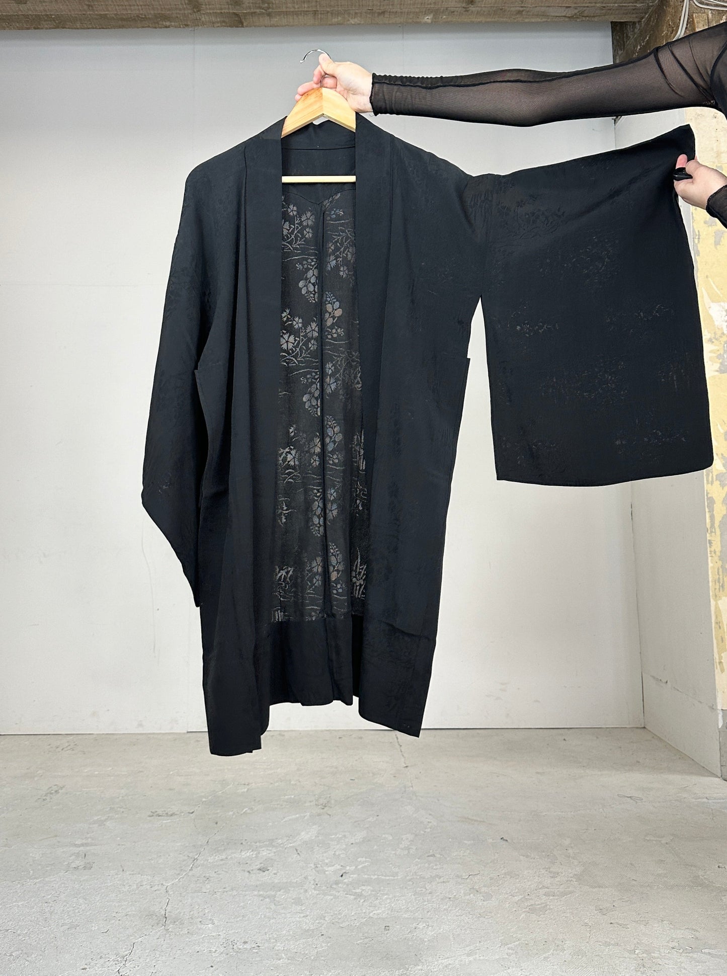 VINTAGE BLACK HAORI SHEER “shikinokusabana”