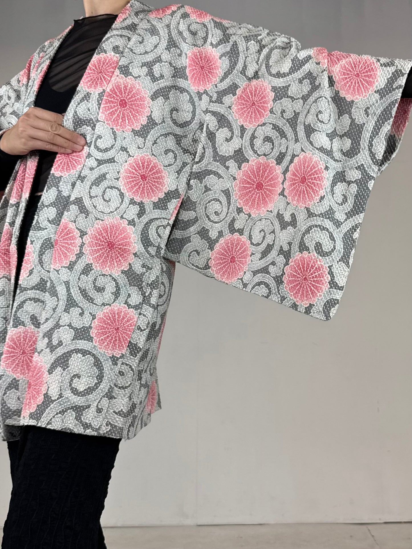 VINTAGE SHIBORI HAORI "pink, kiku karakusa"