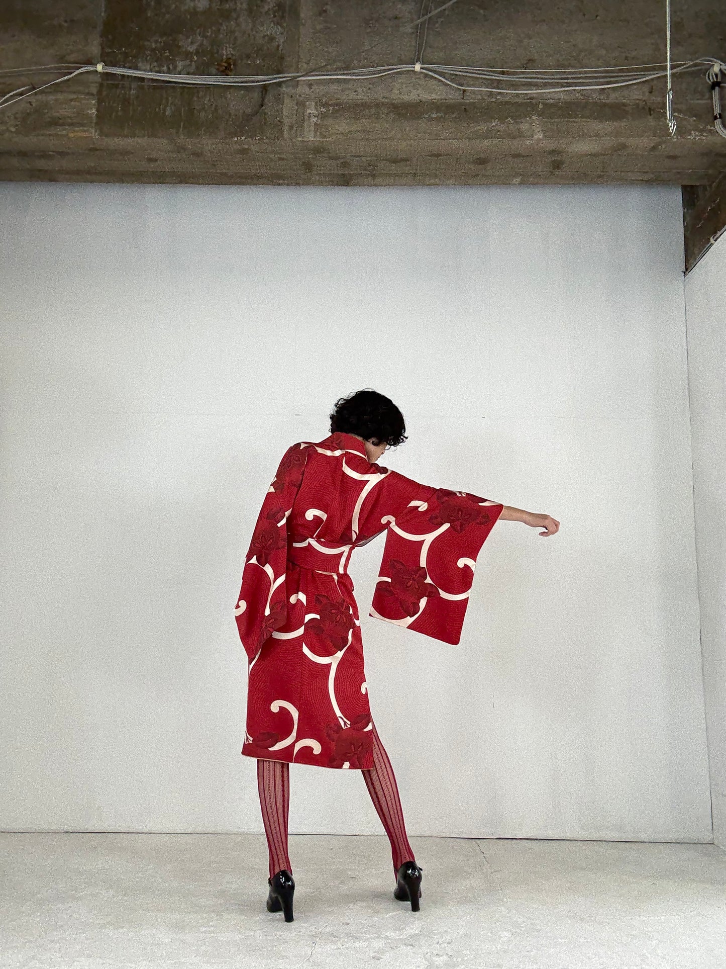 Kimono dress gown and string belt upcycled from Japanese kimono "karakusa, antique" Big Ribbon *damage