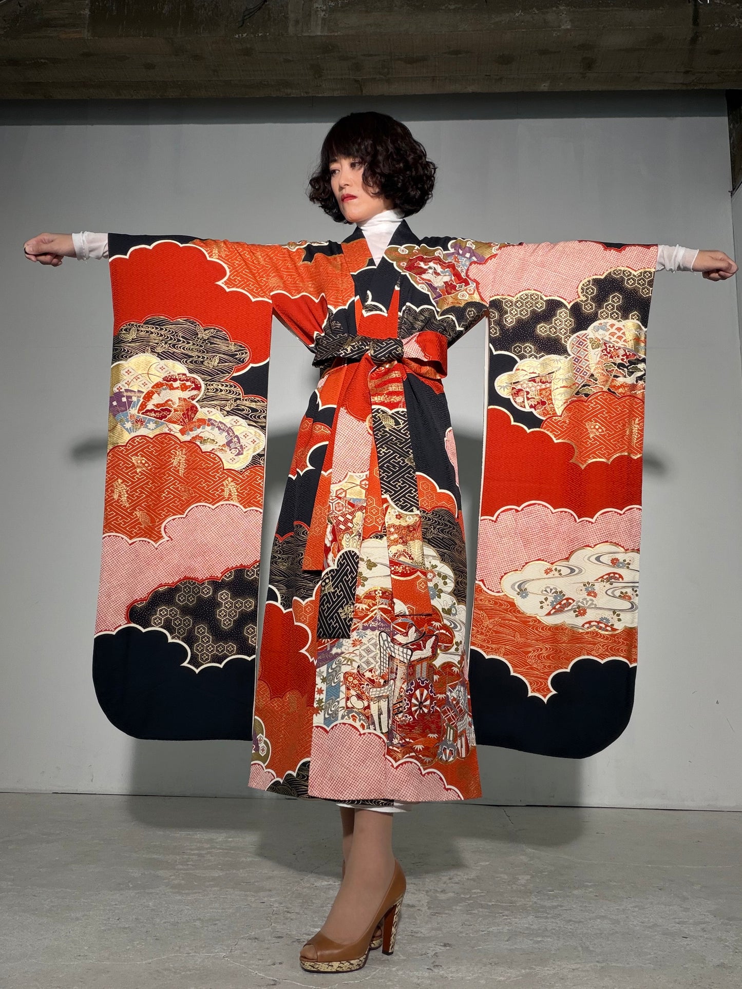 Furisode Kimono Dress Gown with String Belt – Upcycled from Vintage Japanese Kimono "red, kuro, DRE038"
