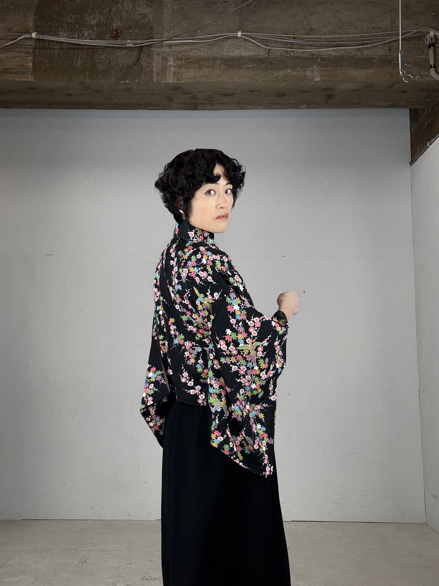 REIWA NIBUSHIKI KIMONO upcycled from Japanese kimono “KURO”