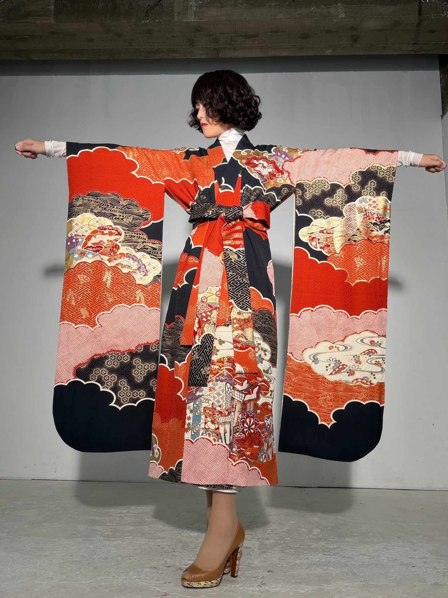 Furisode Kimono Dress Gown with String Belt – Upcycled from Vintage Japanese Kimono "red, kuro, DRE038"
