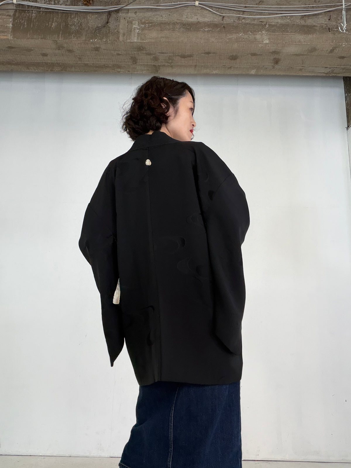 VINTAGE BLACK HAORI  "Moon-Shaped Water Motif,  BLK208" *damage